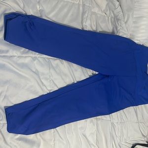 I’m selling a blue fitted legging cropped pants.